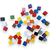 50 Cubetti in Legno da 10mm - Colori Assortiti